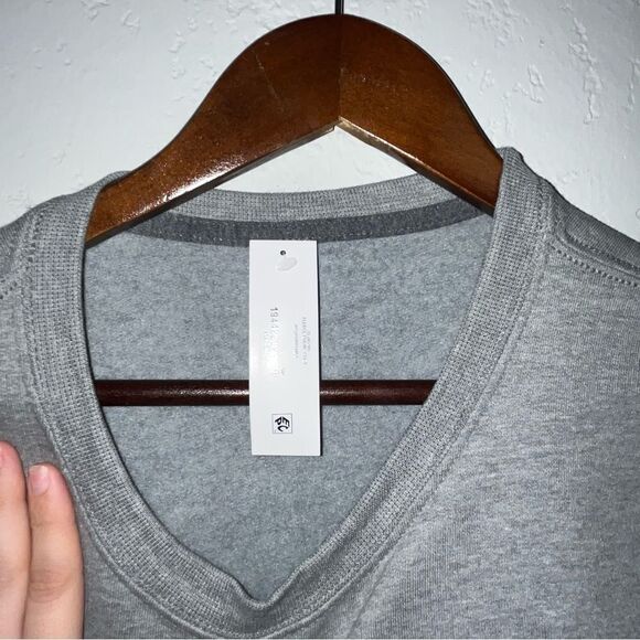 Men's Athletic Works NWT Grey Crewneck Sweatshirt - Picture 7 of 7